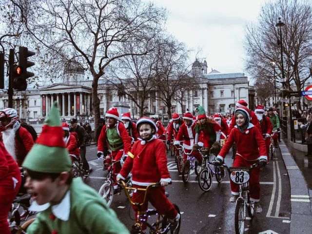 Cyclistes déguisés pour Noël