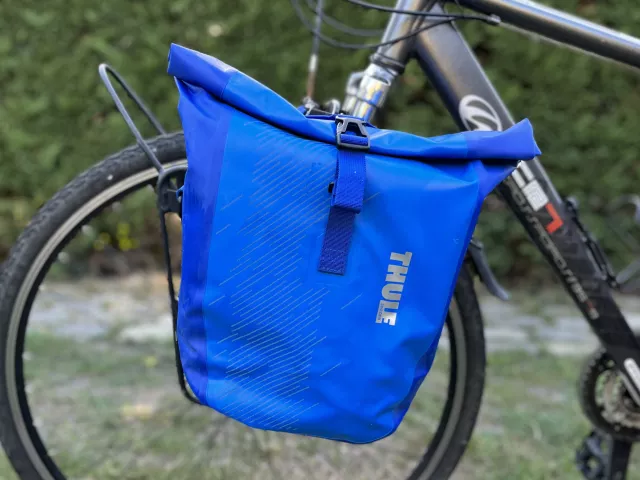 Thule Shield Pannier 25L Double sacoche arrière étanche bleue de vélo