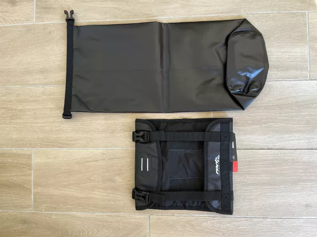 Red Cycling Handlebar bag harnais + dry bag