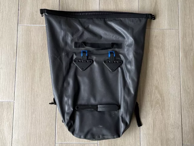 Btwin Elops 900 sacoche imperméable à fixation porte-bagage